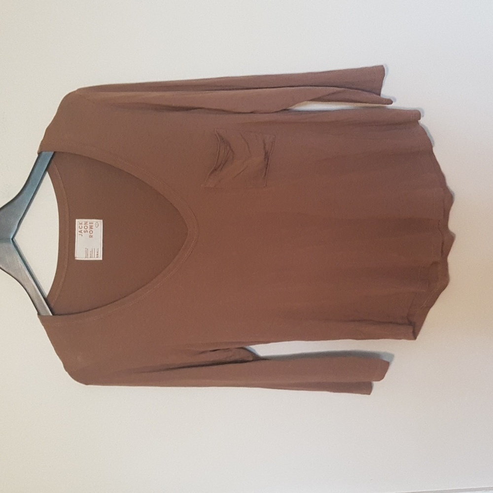 Jackson Rowe brown v neck one pocket three  quarter sleeve tee shirt